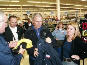 Джорджа Буша не узнали в магазине