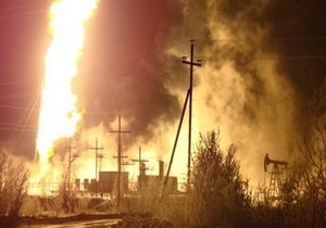 В России при пожаре на заводе погибли восемь человек. Следствие проверяет версию взрыва