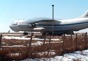 Украинский самолет перевез в Гренландию 57,5 тонн горючего