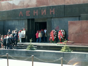 Флеш-моб из 50  мумий  пройдет на Красной площади в Москве