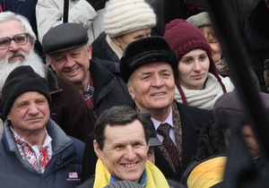 Масленица 2013 - Тимошенко - Сторонники Тимошенко пришли поздравить ее с Масленицей