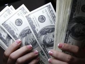 Торги на межбанке открылись котировками 8,543-8,585 гривны за доллар