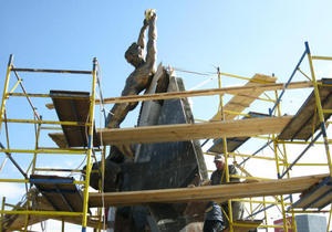 В Дарницком районе Киева открыли памятный знак героям Чернобыля