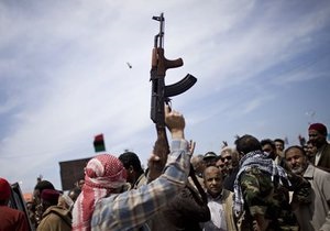 Число жертв столкновений в Бени-Валиде возросло. Власти опровергают информацию о восстании сторонников Каддафи