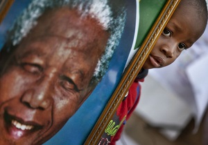 Внуки Манделы: Он улыбается и идет с нами на контакт