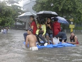 Небывалое наводнение парализовало Филиппинские острова