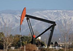 Цены на нефть в США незначительно снизились