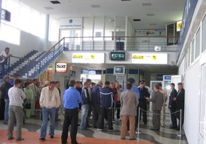 СМИ: В аэропорту Симферополя задержаны двое российских журналистов