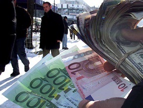 Евро снизился на межбанке
