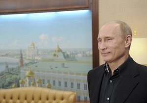 Рейтинг Путина практически вернулся к уровню 2010 года - опрос