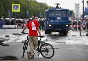 За беспорядки в Варшаве два россиянина получили сроки