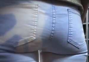 Naked & Famous выпустили джинсы, меняющие цвет от температуры тела