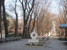 Подготовка к Евро-2012: в Донецке снесли памятный знак жертвам Голодомора