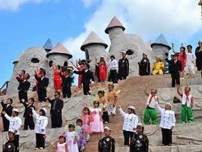 В Китае появился городок карликов