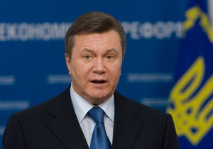 Янукович c первого раза записал новогоднее обращение