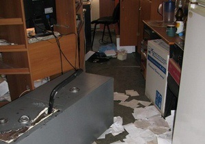В КПУ заявили, что неизвестные разгромили офис партии в Донецке