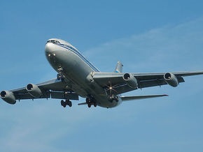 Самолет из Анталии прилетел в Москву с отключенным двигателем