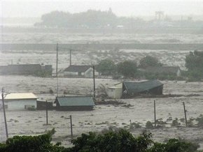 Жертвами тайфуна Моракот на Тайване стали более 300 человек