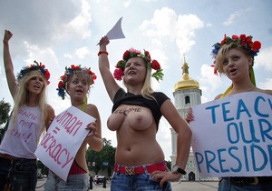 Движение FEMEN хочет участвовать в местных выборах