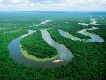 В водах Амазонки затонул паром, 20 пассажиров пропали без вести