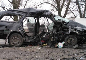 Под Киевом столкнулись два автомобиля Ford: один водитель погиб, четверо пострадали