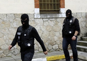 Спецназ проник в квартиру подозреваемого в нападении на еврейскую школу в Тулузе