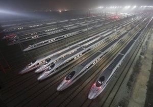 Китай запустил самую длинную в мире скоростную железную дорогу