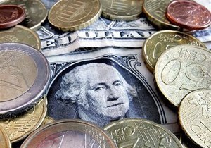 Межбанк закрылся ростом котировок по доллару и евро