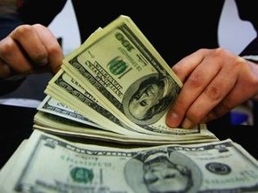 Доллар на межбанке продолжает дешеветь