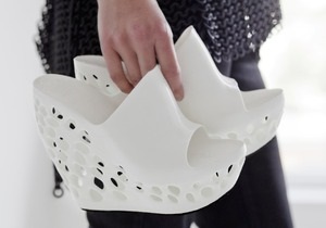 Голландский дизайнер распечатал на 3D-принтере коллекцию обуви