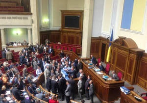 Оппозиция устроила демарш в связи с посланием Януковича