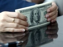 Нацбанк Украины понизил официальный курс доллара