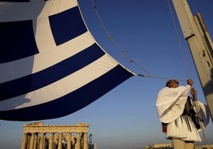 Премьер Баварии не исключил выход Греции из еврозоны
