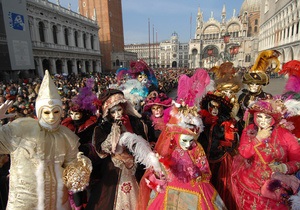 В Венеции начался ежегодный карнавал