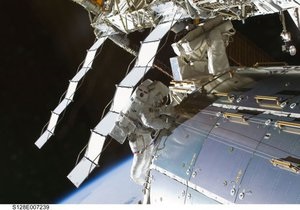 Новости США - космос - МКС - Американские астронавты должны найти утечку аммиака на МКС за 6,5 часов