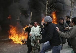 Ситуация на улицах Тегерана становится все более напряженной