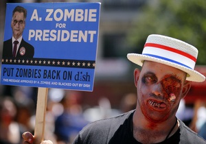 Фотогалерея: Зомби идет в президенты. Рекламная акция американской телекомпании