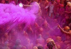 В Индии на фестивале весны из-за некачественной краски погиб ребенок, пострадали более 200 человек