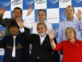 Одной из главных тем саммита стран Латинской Америки стало бросание ботинок