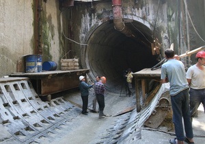 В 2012 году власти Киева обещают открыть две новые станции метро