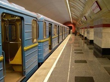 Завтра в Киеве продлят работу метро