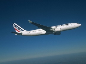 СМИ: Самолет Air France развалился в воздухе