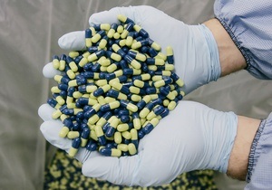 Производство лекарств - Власти могут позволить украинцам производить иностранные лекарства - Ъ