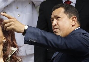 СМИ: Чавес еще минимум три месяца не сможет полноценно работать