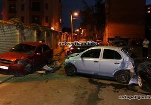 новости Киева - ДТП - В Киеве девушка за рулем автомобиля разбила пять машин
