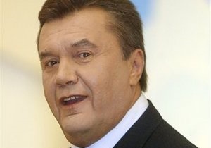 Янукович пожелал художникам новых достижений во имя Украины