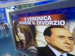 Берлускони обвиняет оппозицию в причастности к скандалу с его возможным разводом