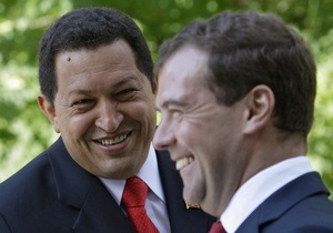 Чавес поблагодарил Россию за вооружение венесуэльской армии