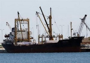 Ливийское судно продолжит путь к берегам Газы. Израиль требует остановить корабль
