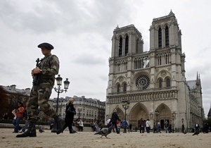Угроза терактов: в Париж направили еще 60 солдат для охраны Нотр-Дам и Сакре-Кер